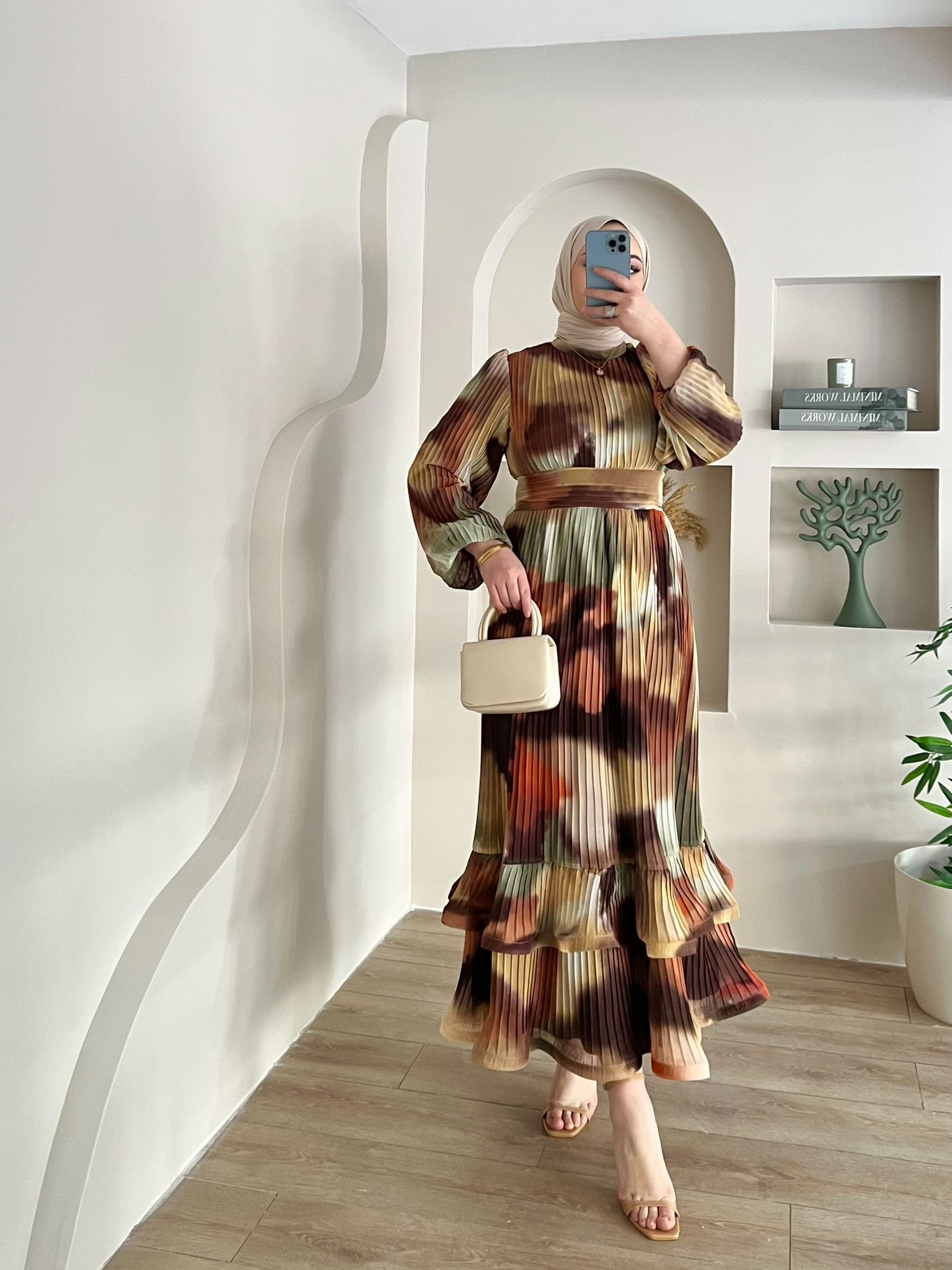 VİCTORİA%20PİLİSELİ%20KAHVE%20ELBİSE%20