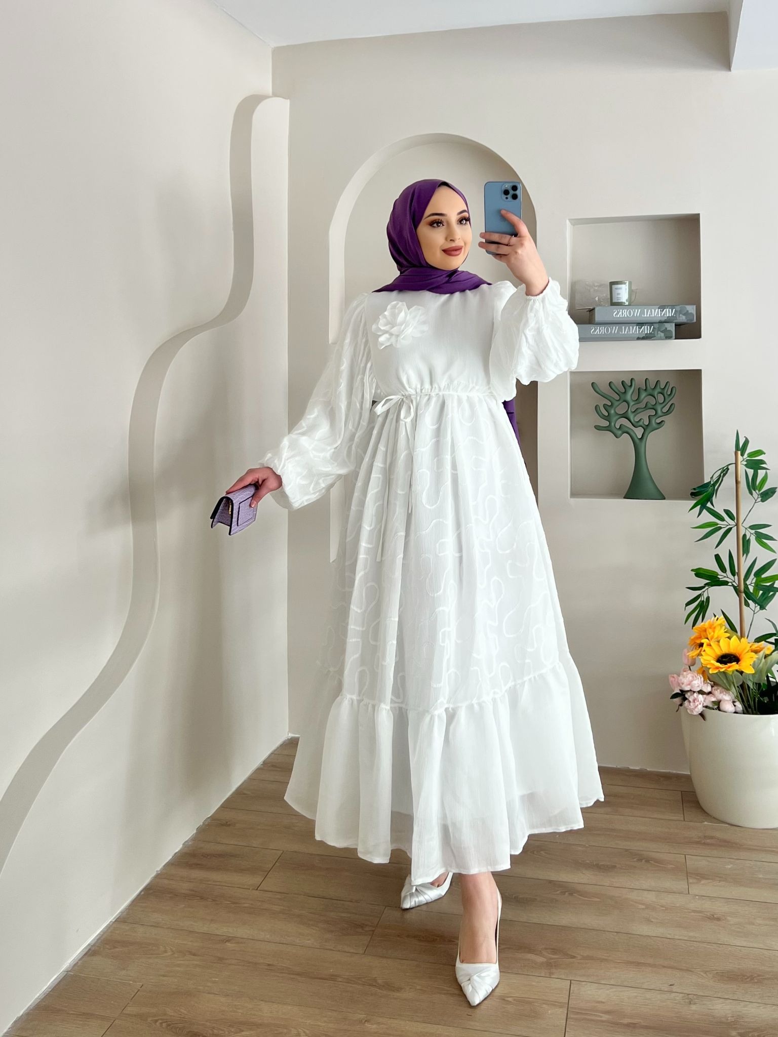 LYLİA%20GÜL%20DETAY%20BEYAZ%20ELBİSE