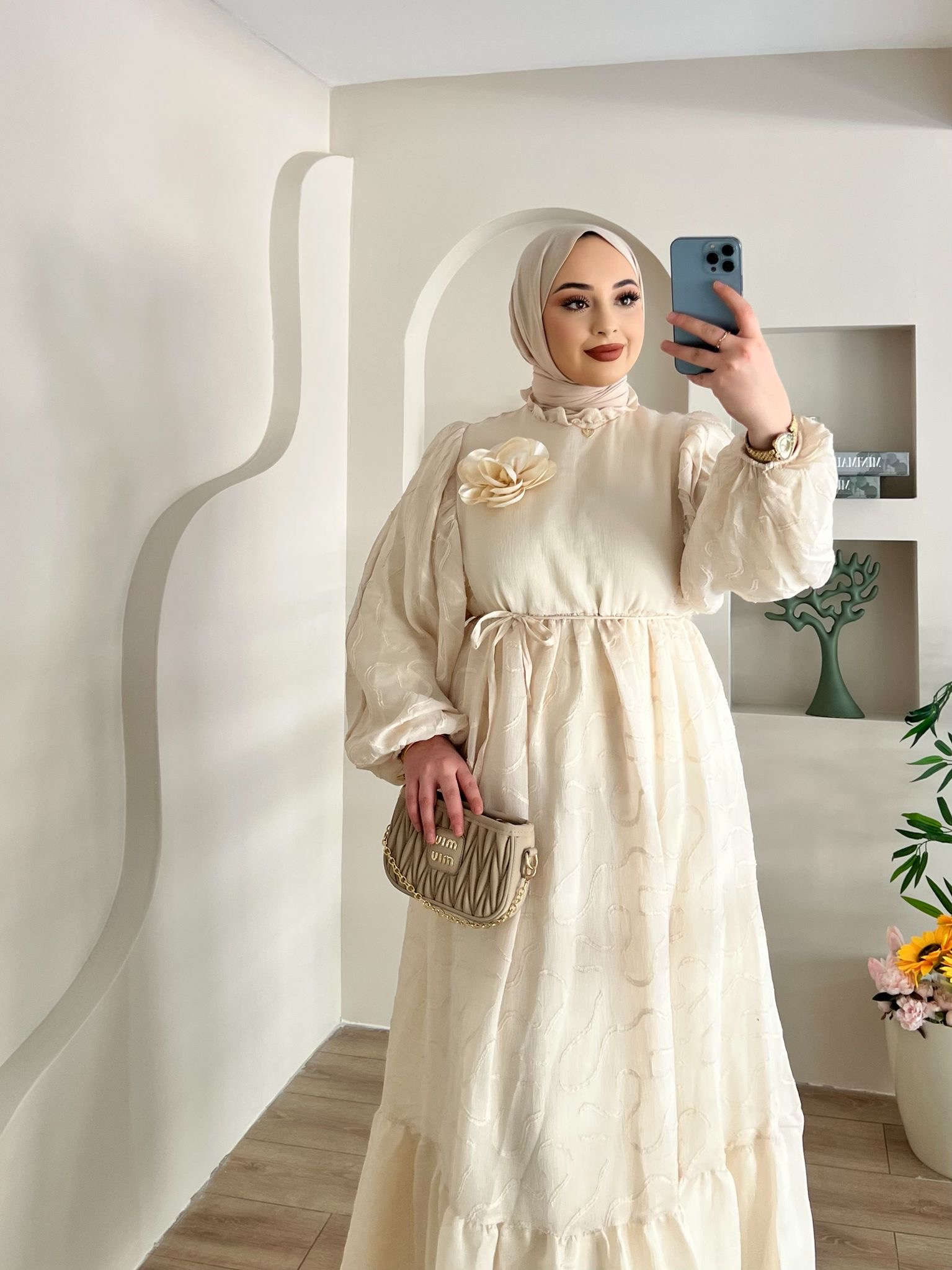 LYLİA%20GÜL%20DETAY%20BEJ%20ELBİSE