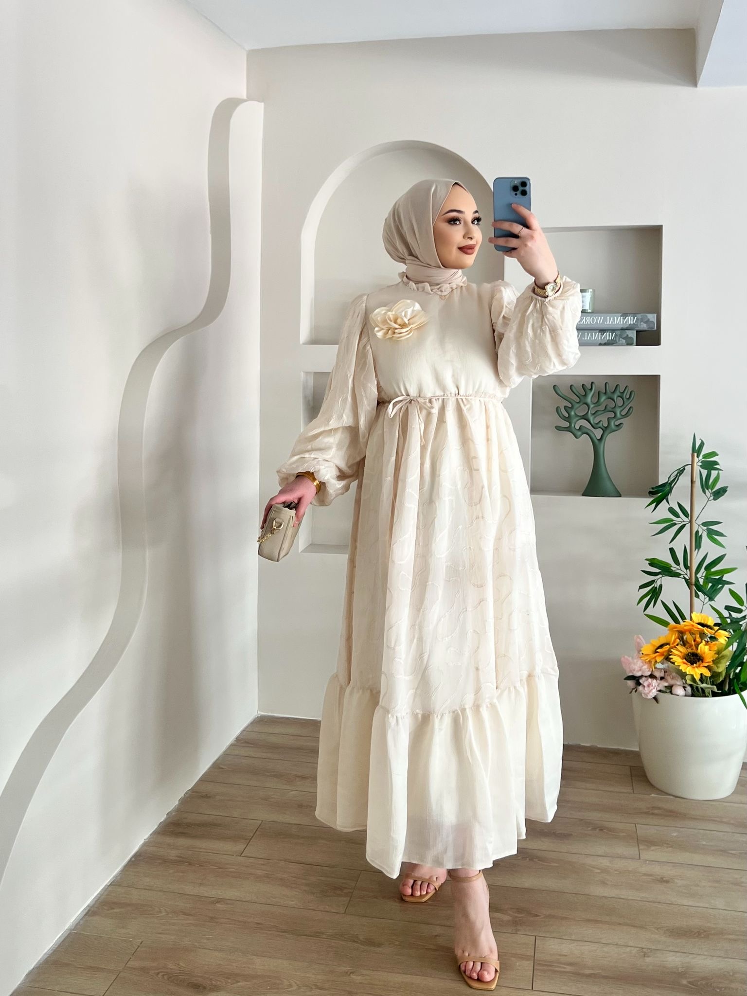 LYLİA%20GÜL%20DETAY%20BEJ%20ELBİSE